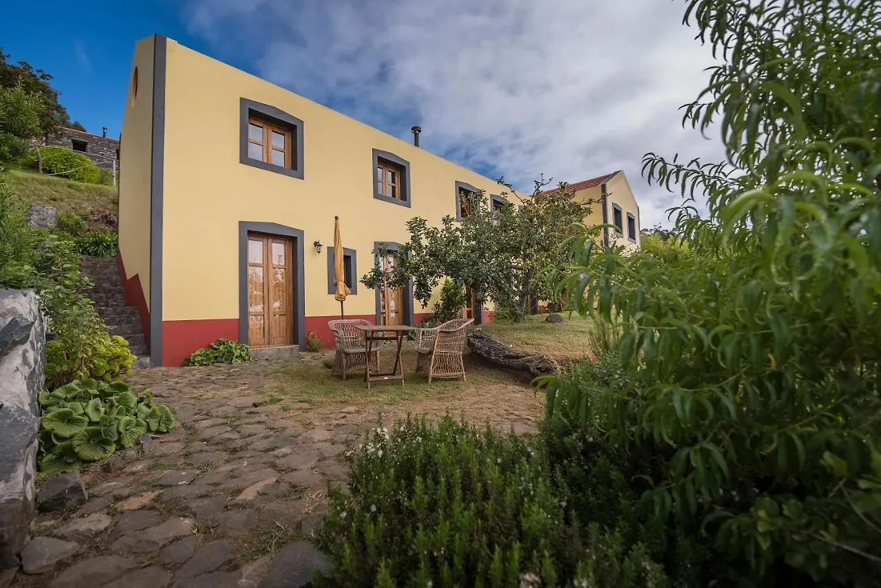 Casas Da Levada Vila Ponta do Pargo Alojamento de Turismo Rural